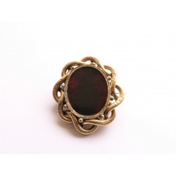 Medallion brooch